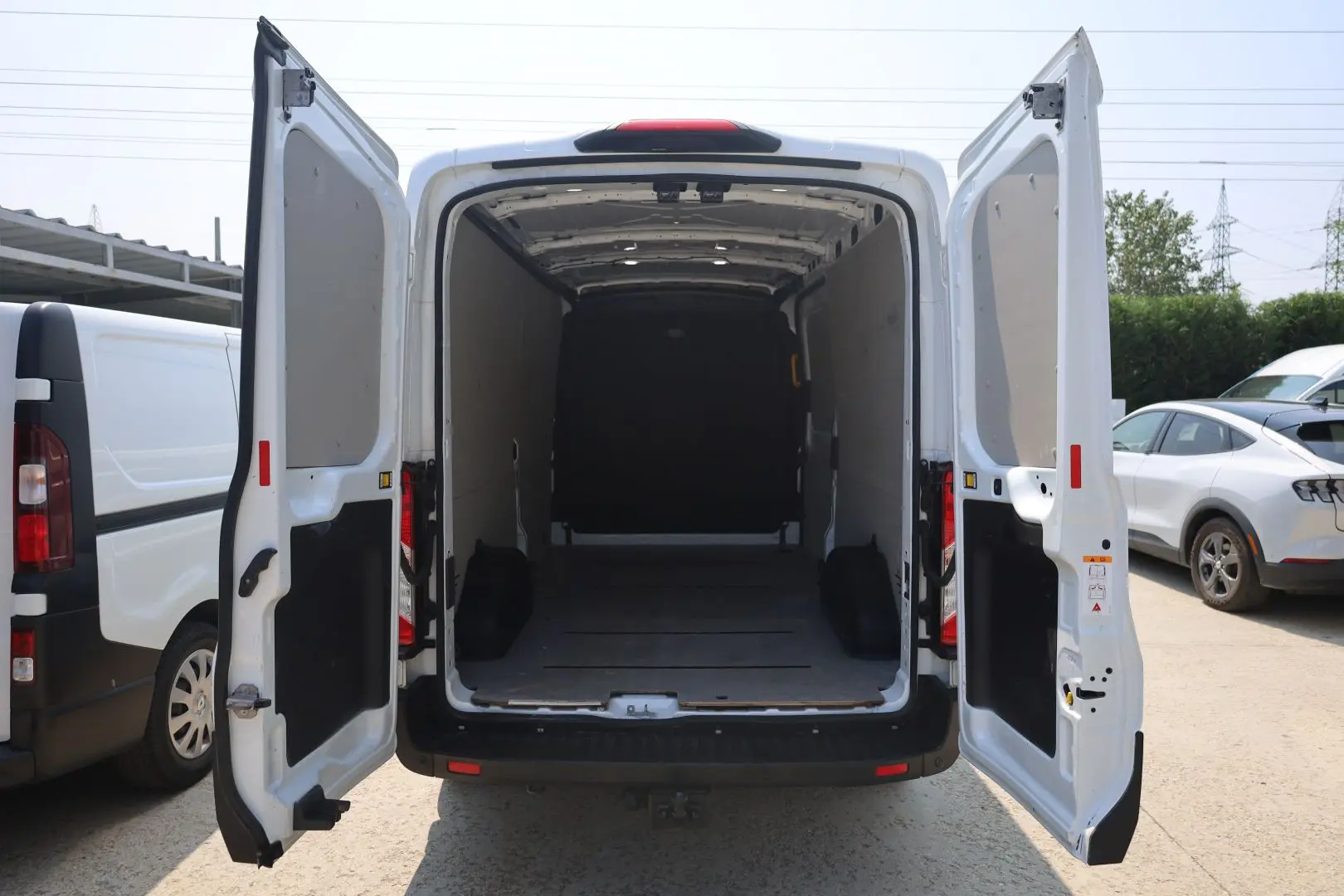 FORD TRANSIT L3H2 2.0 130CP