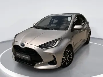 Yaris Hybrid 1.5 VVT-i Club Kamera ACC Carplay