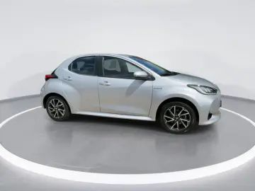 Yaris Hybrid 1.5 VVT-i Club Kamera ACC Carplay