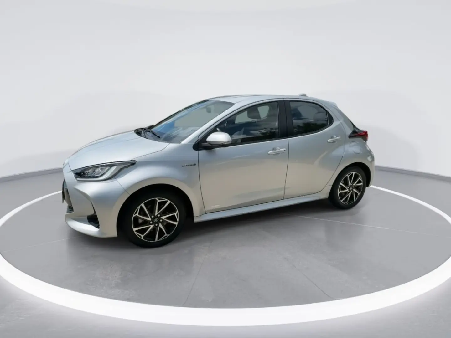 Yaris Hybrid 1.5 VVT-i Club Kamera ACC Carplay