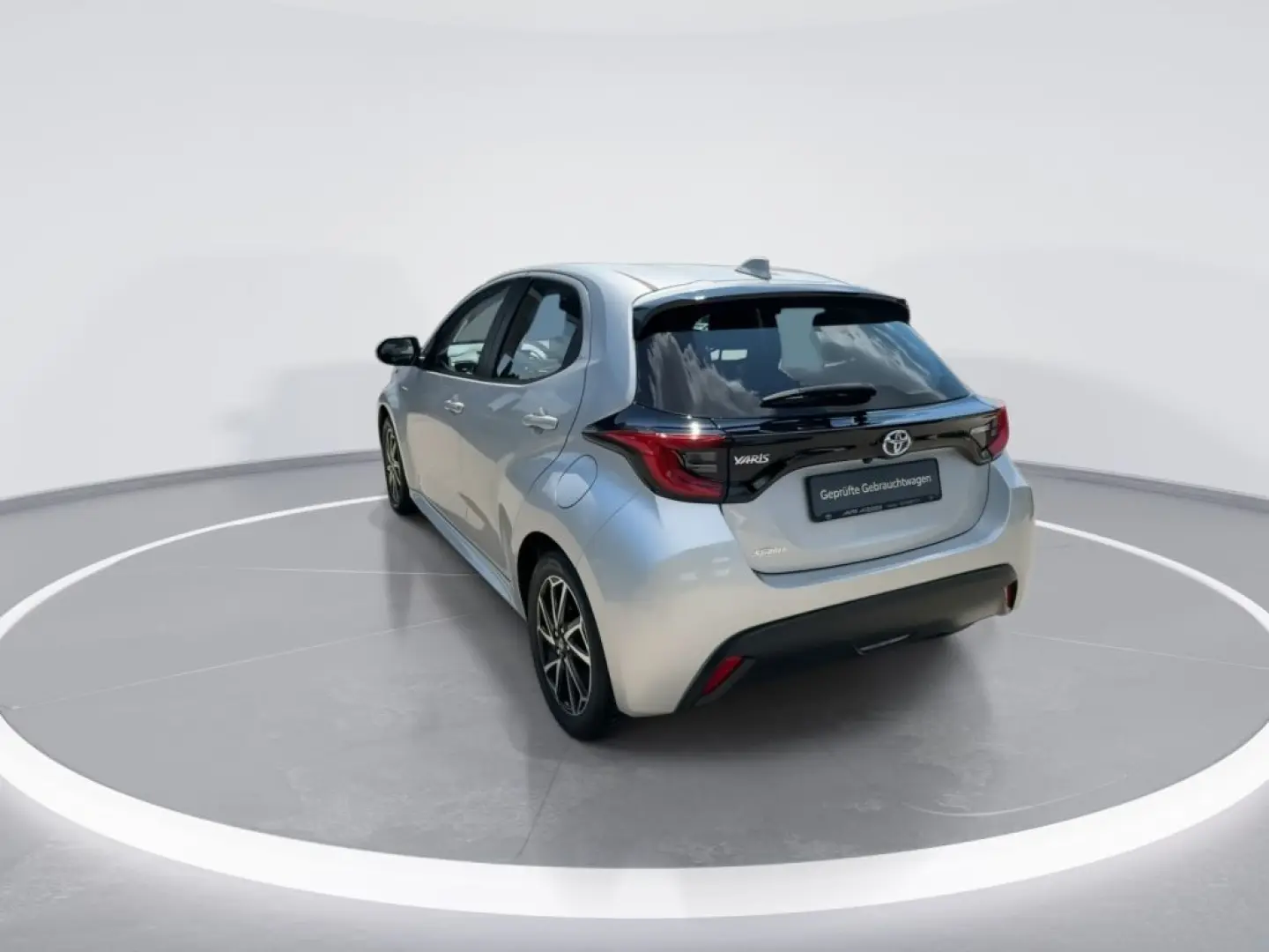 Yaris Hybrid 1.5 VVT-i Club Kamera ACC Carplay
