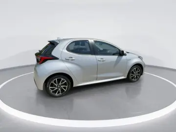 Yaris Hybrid 1.5 VVT-i Club Kamera ACC Carplay
