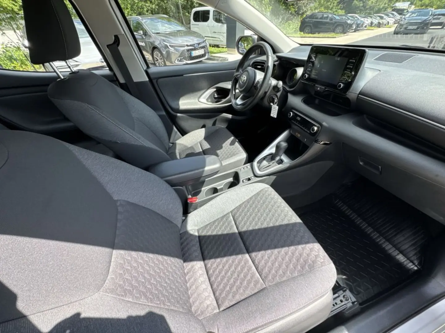 Yaris Hybrid 1.5 VVT-i Club Kamera ACC Carplay