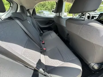Yaris Hybrid 1.5 VVT-i Club Kamera ACC Carplay