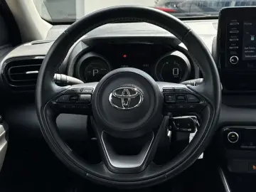 Yaris Hybrid 1.5 VVT-i Club Kamera ACC Carplay