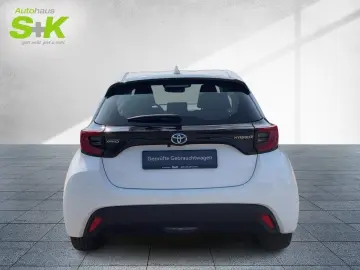 Yaris 1.5 Dual-VVT-iE Hybrid Club*8-fach bereift