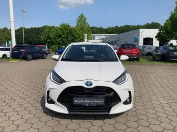 Yaris 1.5 Dual-VVT-iE Hybrid Club 8-fach bereift