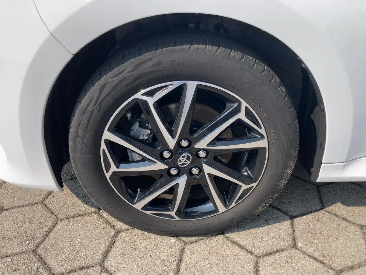 Yaris 1.5 Dual-VVT-iE Hybrid Club*8-fach bereift
