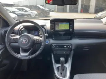 Yaris 1.5 Dual-VVT-iE Hybrid Club*8-fach bereift