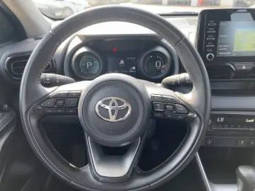 Yaris 1.5 Dual-VVT-iE Hybrid Club*8-fach bereift