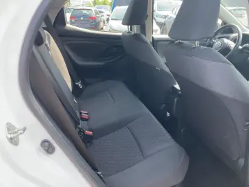 Yaris 1.5 Dual-VVT-iE Hybrid Club*8-fach bereift