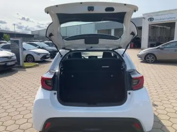 Yaris 1.5 Dual-VVT-iE Hybrid Club*8-fach bereift