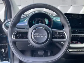 500e Cabrio Icon 42 Kwh Rückfahrkamera Navi Sitz