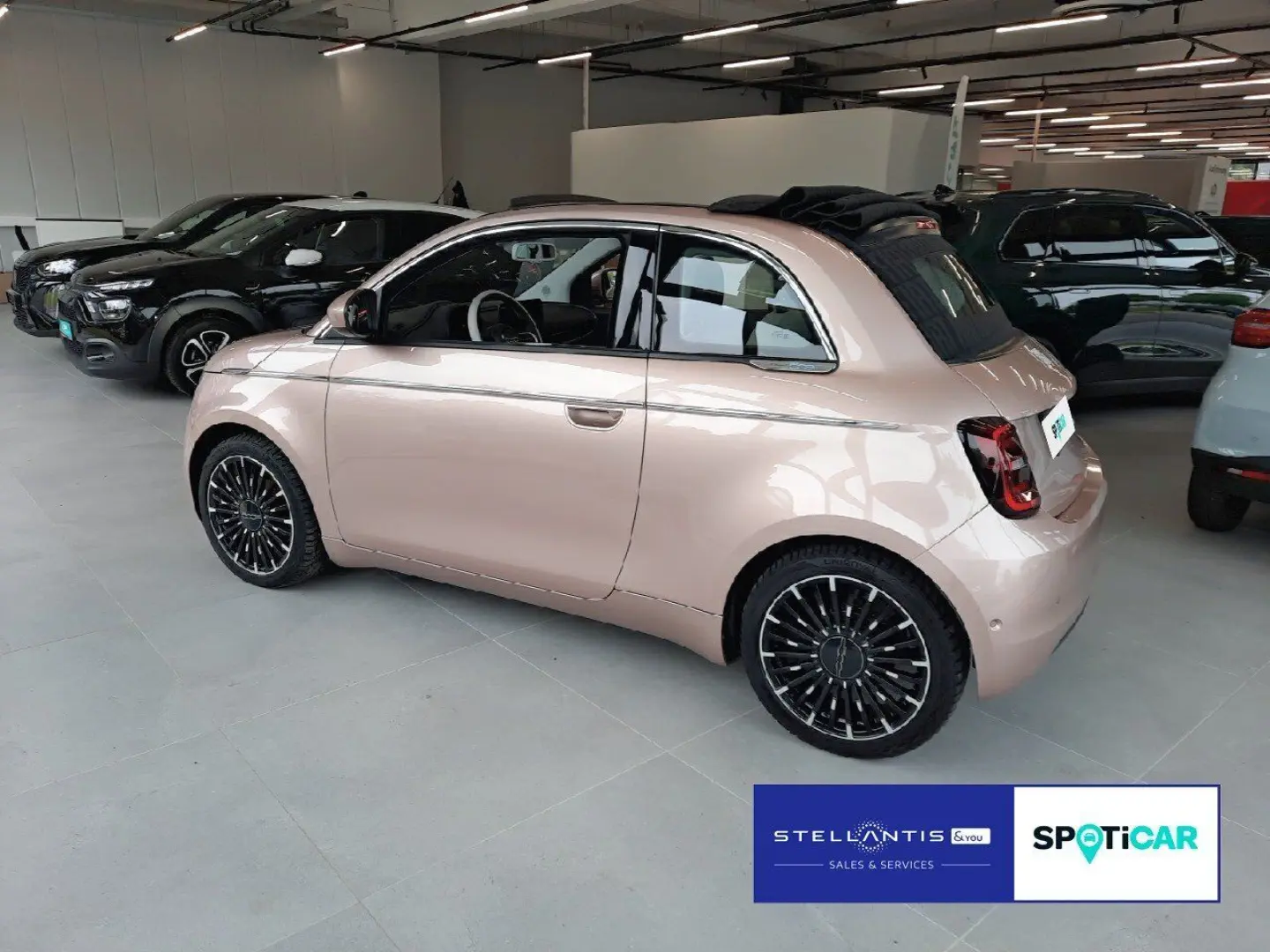500e C by Bocelli NAVI LEDER ACC KAMERA