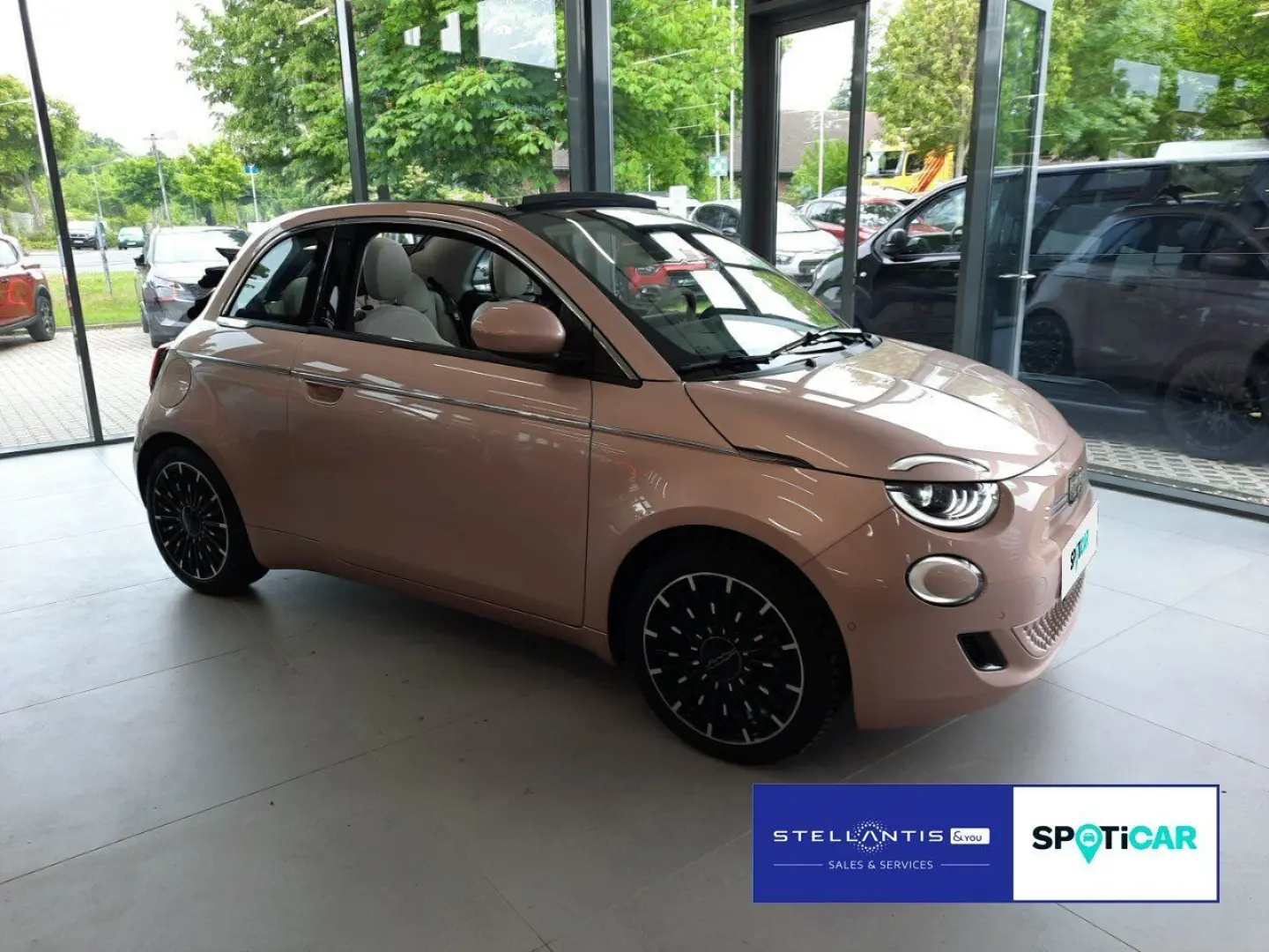 500e C by Bocelli NAVI LEDER ACC KAMERA