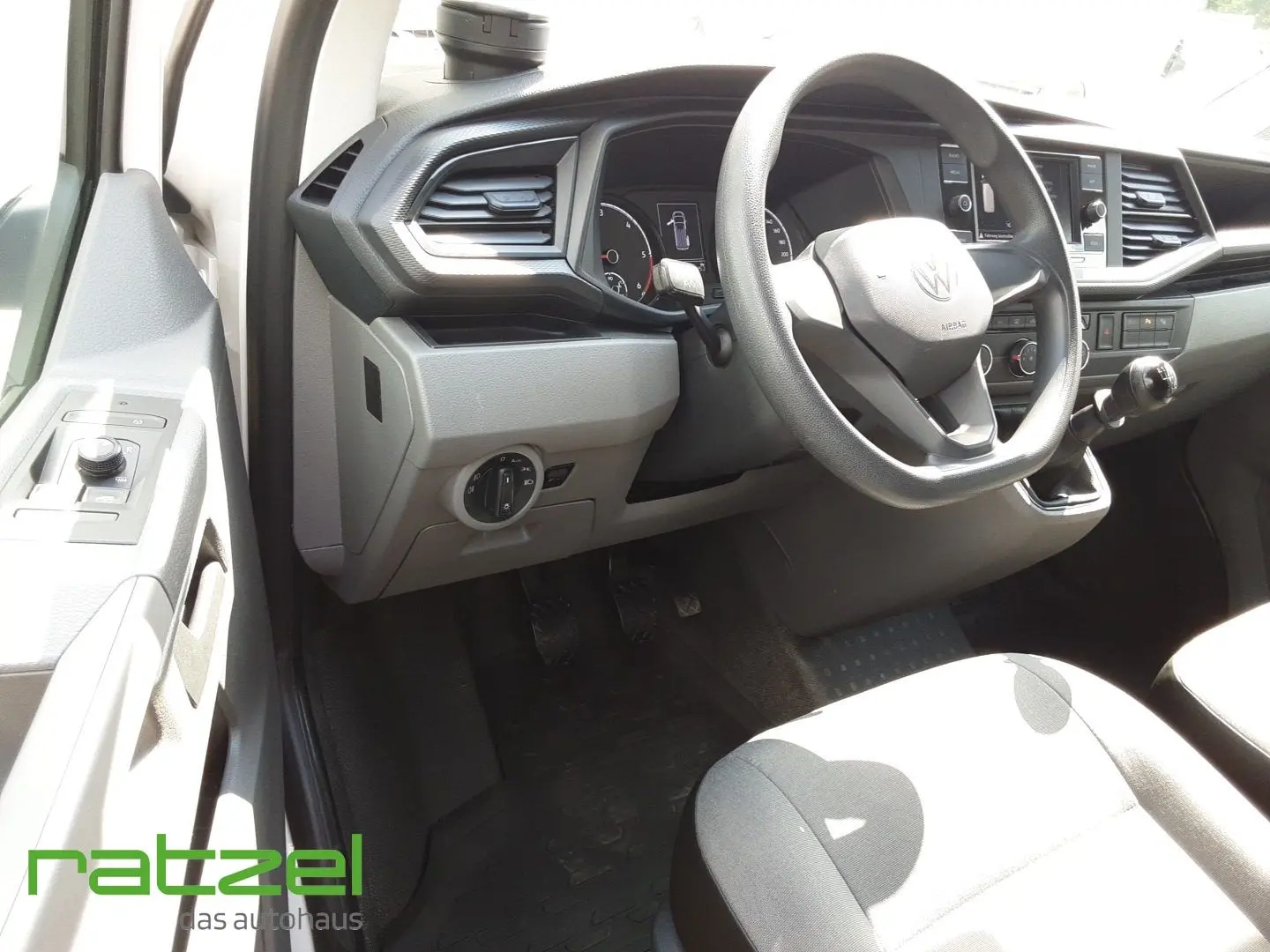 T6.1 Transporter KR 2.0 TDI 110kw StandHZG AHK-a