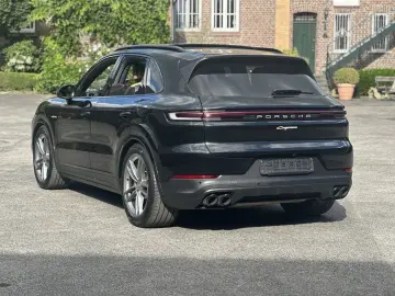 Cayenne E-Hybrid PANORAMA*HA-LENKUNG*21 TURBO*BO