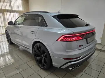 SQ8 4.0 TFSI qu. Matrix Pano B&O Sthzg S Sitz 23