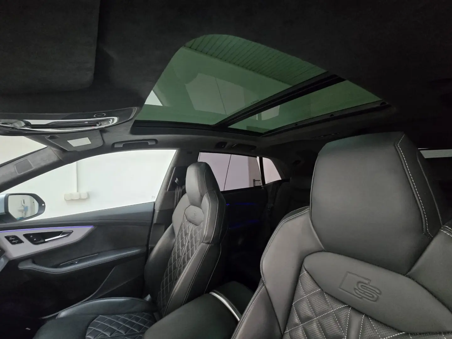 SQ8 4.0 TFSI qu. Matrix Pano B&O Sthzg S Sitz 23