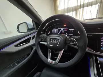 SQ8 4.0 TFSI qu. Matrix Pano B&O Sthzg S Sitz 23