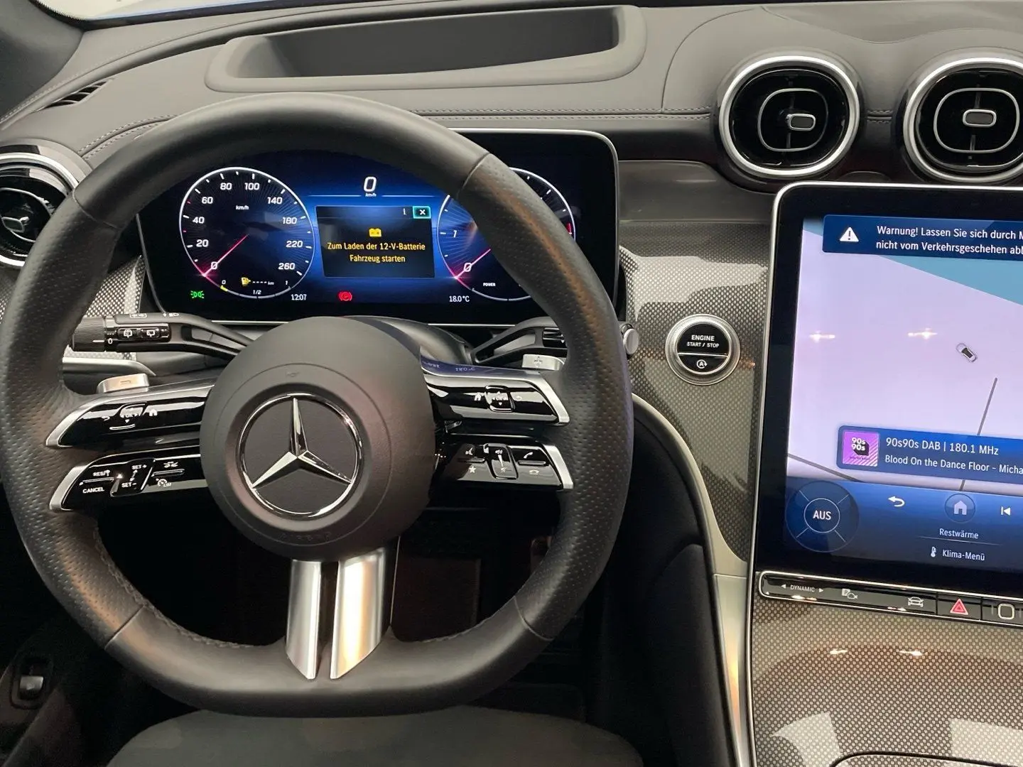 GLC 300 d 4M AMG-Line Pano Digital-Light 360°-K.