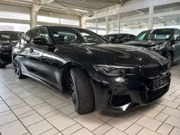 M340i xDrive A Sportpaket HUD SHZ Navi DA Memory
