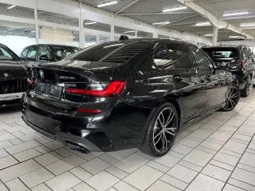 M340i xDrive A Sportpaket HUD SHZ Navi DA Memory