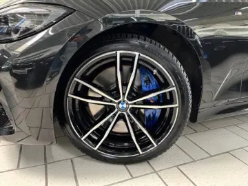 M340i xDrive A Sportpaket HUD SHZ Navi DA Memory