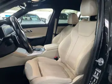 M340i xDrive A Sportpaket HUD SHZ Navi DA Memory