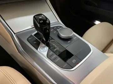 M340i xDrive A Sportpaket HUD SHZ Navi DA Memory