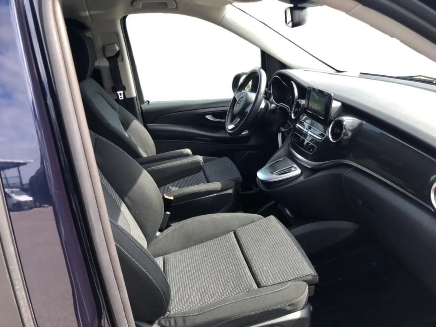 V 220 d **Navi,KlimaA,SHZ,R-Cam,Sport