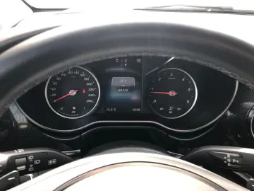 V 220 d **Navi,KlimaA,SHZ,R-Cam,Sport