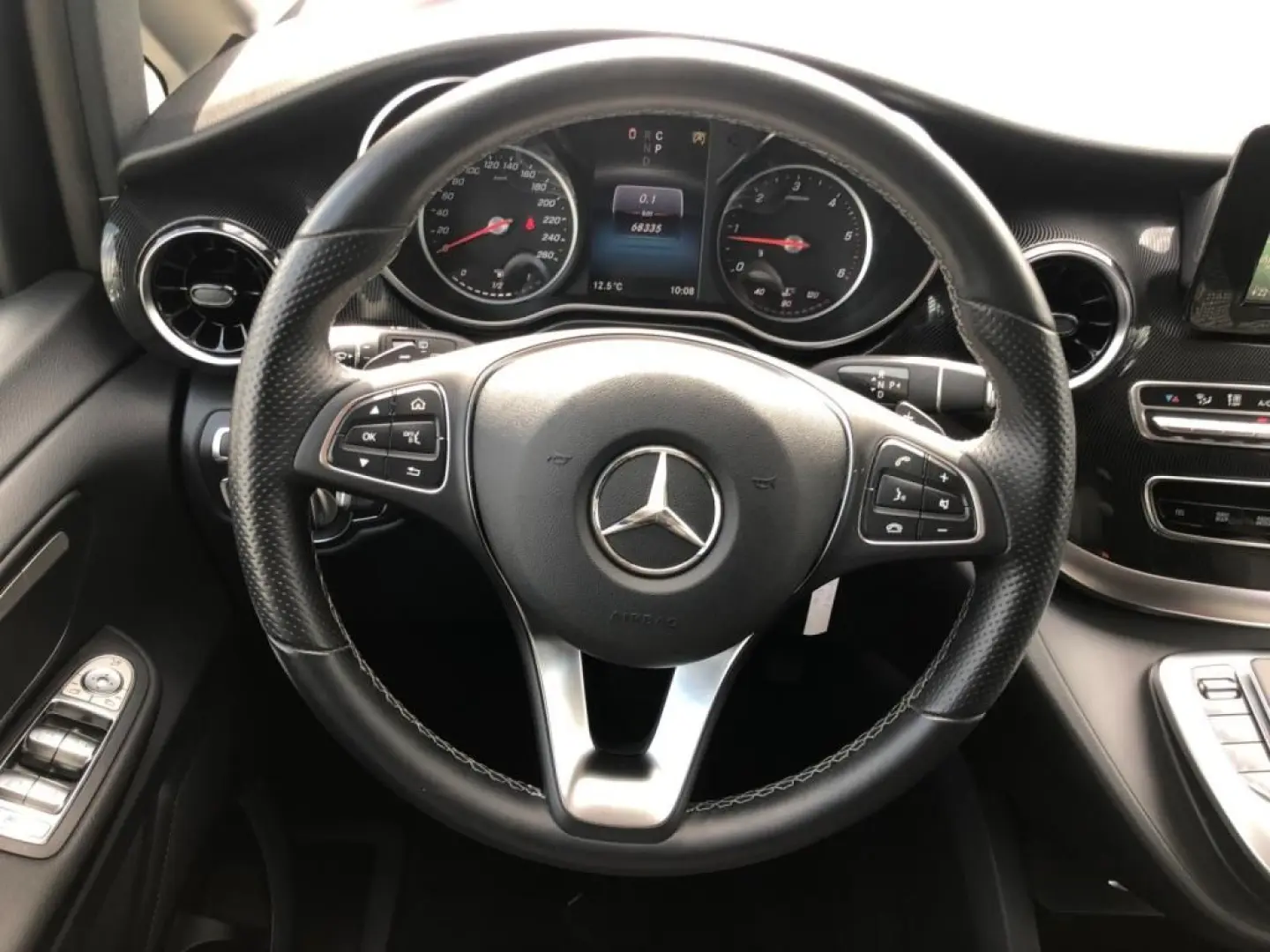 V 220 d **Navi,KlimaA,SHZ,R-Cam,Sport