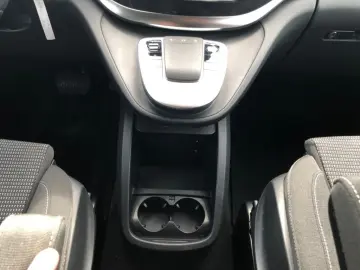 V 220 d **Navi,KlimaA,SHZ,R-Cam,Sport