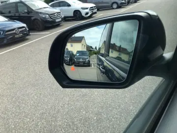 V 220 d **Navi,KlimaA,SHZ,R-Cam,Sport
