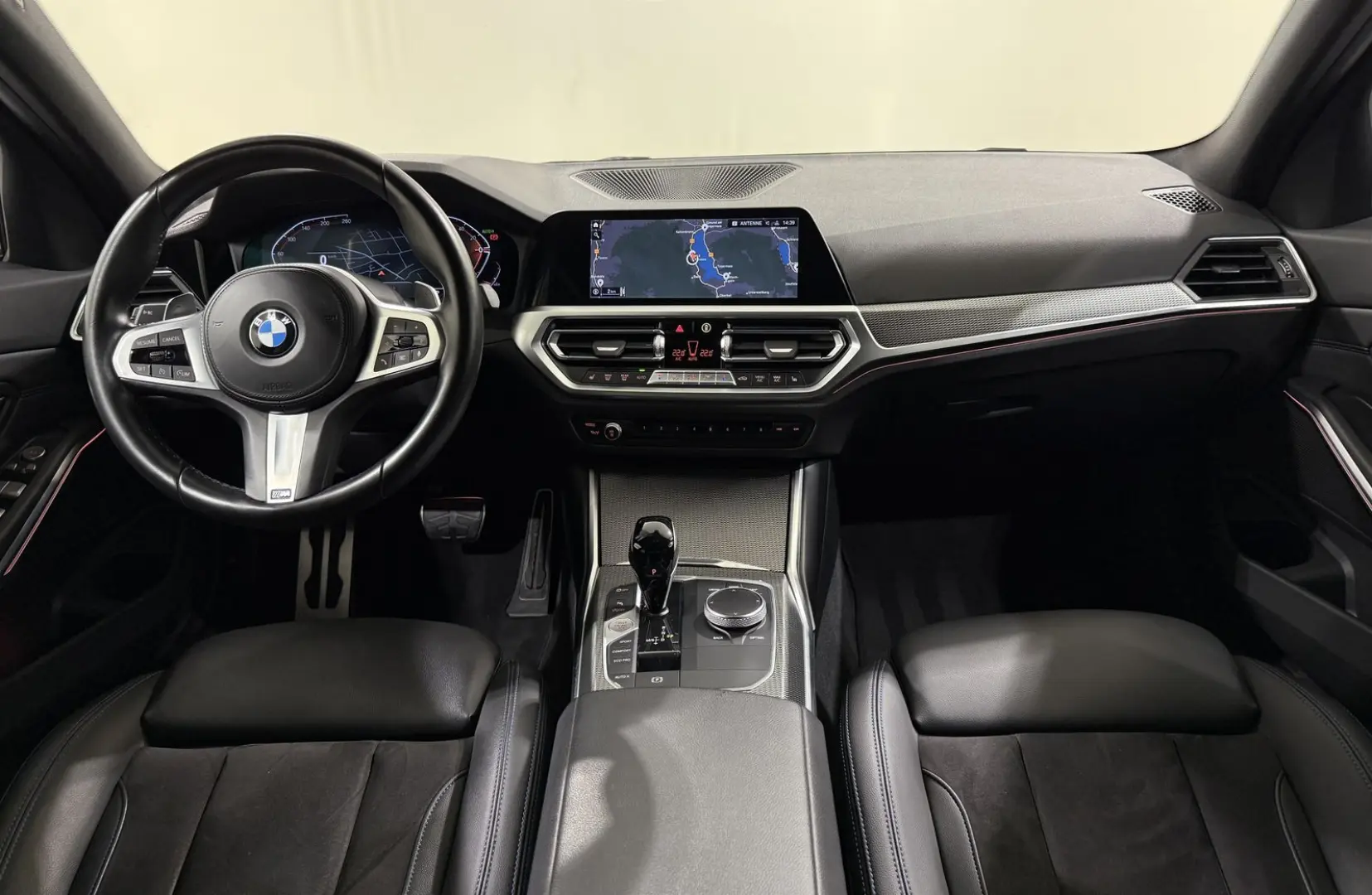 320i xDrive Limousine M Sportpaket Navi eSitze