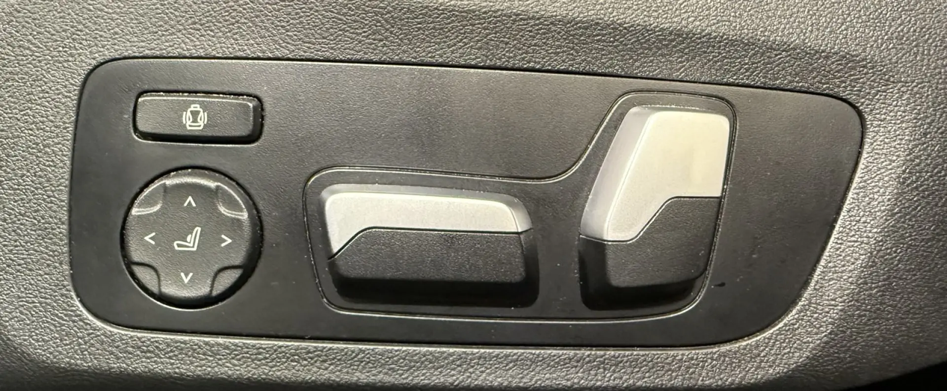 320i xDrive Limousine M Sportpaket Navi eSitze