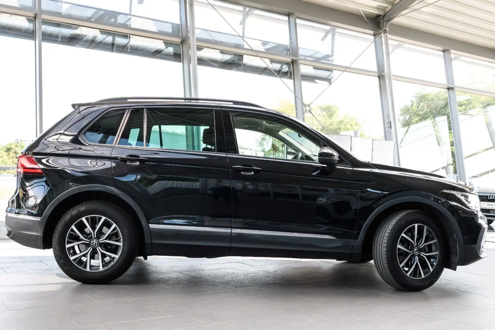 Tiguan Life 1.5 DSG +MATRIX+AHK+KAMERA+KEYLESS+N