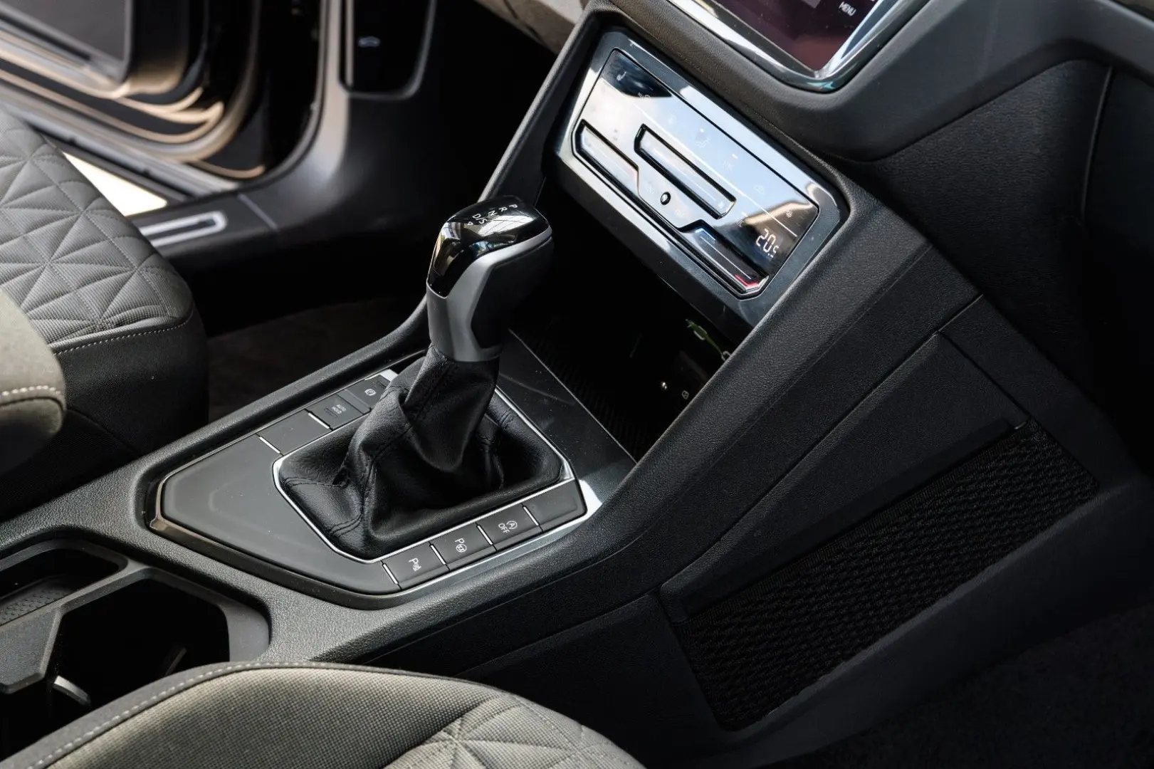 Tiguan Life 1.5 DSG +MATRIX+AHK+KAMERA+KEYLESS+N