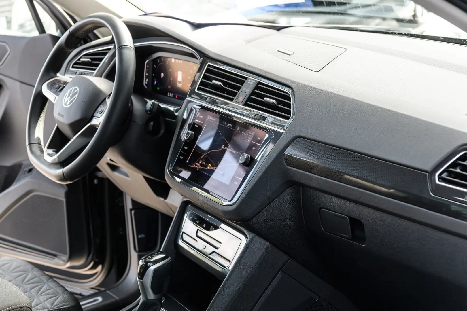 Tiguan Life 1.5 DSG +MATRIX+AHK+KAMERA+KEYLESS+N