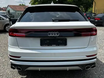 SQ8 4.0 TFSI quattro