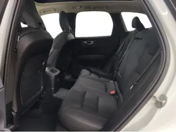 XC60 T6 Plus Dark Recharge Plug-In Hybrid AWD