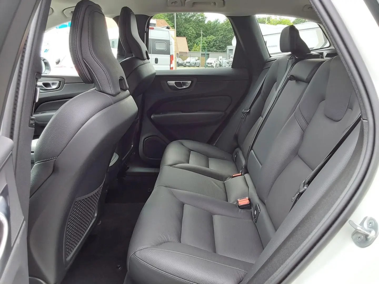 XC60 B4 D AWD Plus Dark ACC/AHK/LED/SHZ/PDC/N...