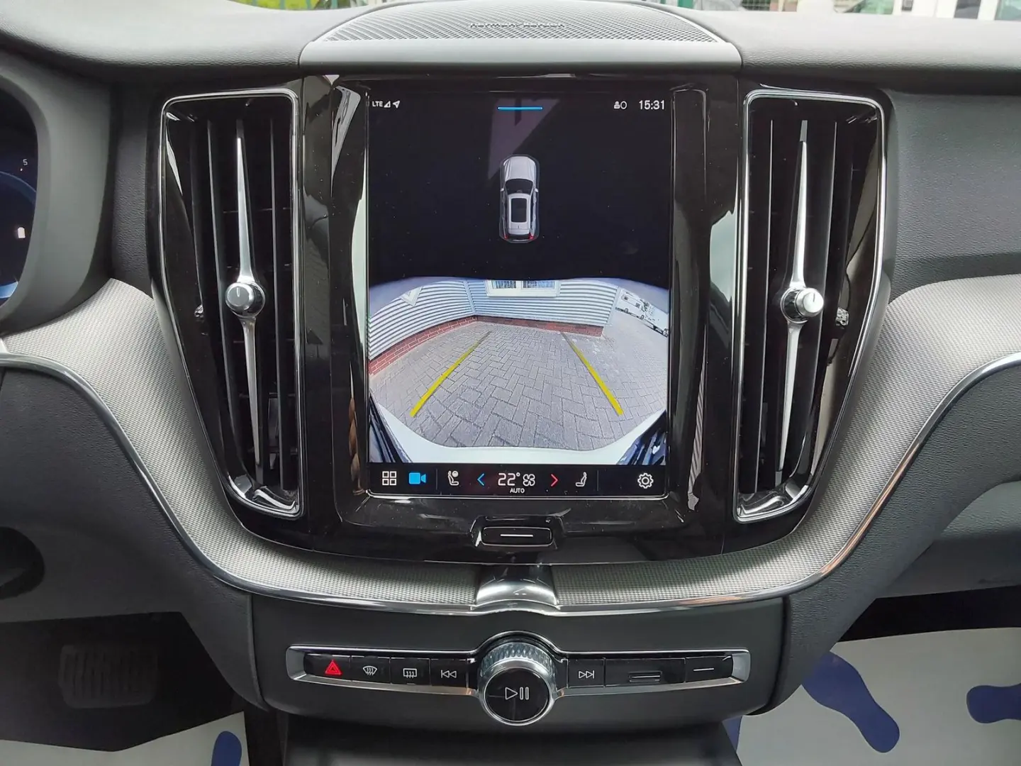 XC60 B4 D AWD Plus Dark ACC/AHK/LED/SHZ/PDC/N...