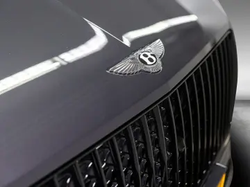 Bentayga Azure V8 |Black Line|Touring Spec|22