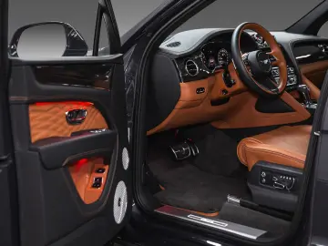 Bentayga Azure V8 |Black Line|Touring Spec|22