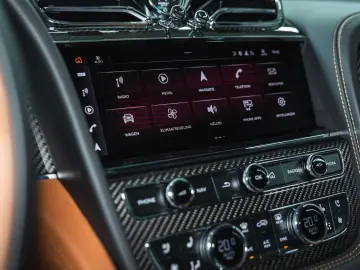 Bentayga Azure V8 |Black Line|Touring Spec|22