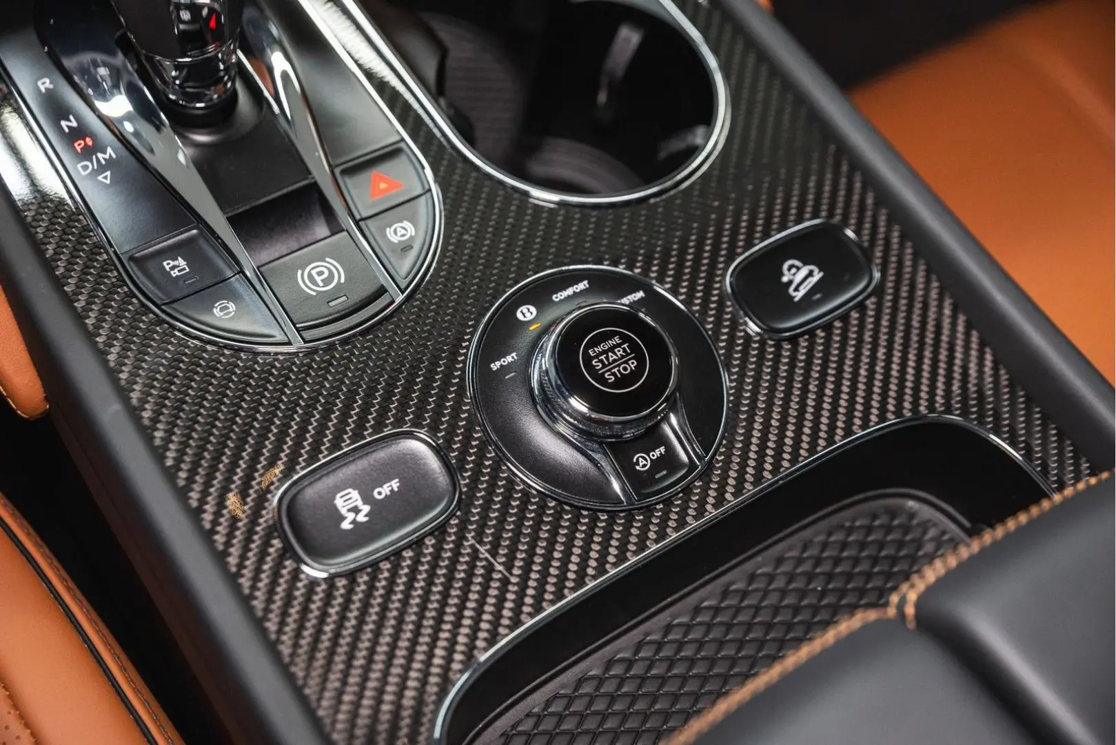 Bentayga Azure V8 |Black Line|Touring Spec|22