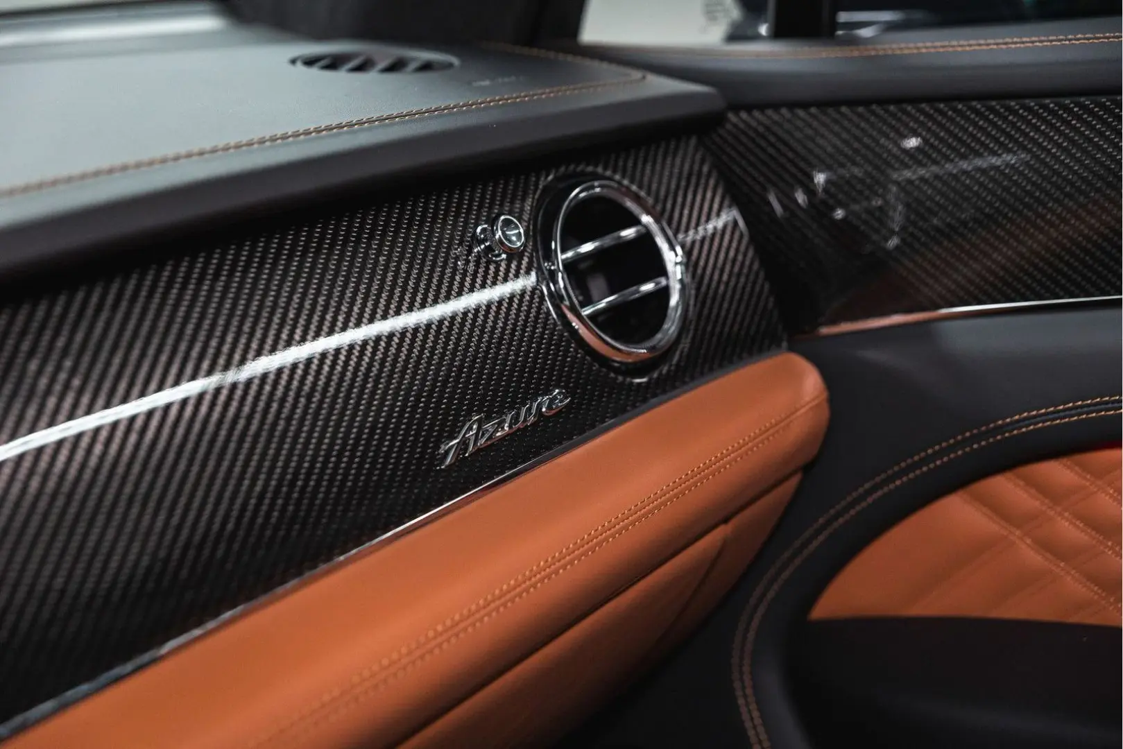 Bentayga Azure V8 |Black Line|Touring Spec|22