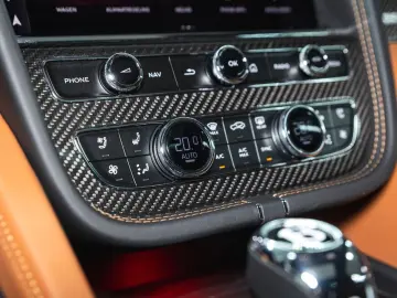 Bentayga Azure V8 |Black Line|Touring Spec|22